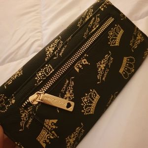 Crown wallet Betsey Johnson
